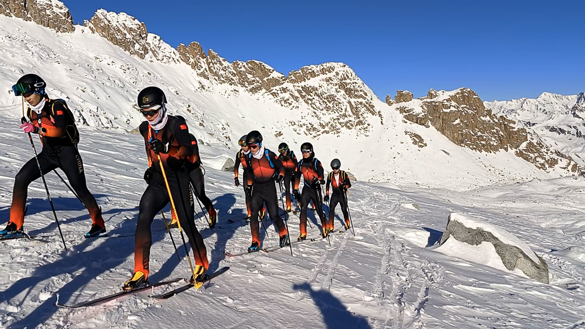 La Nazionale Cinese di skialp si allena a Pontedilegno - Tonale